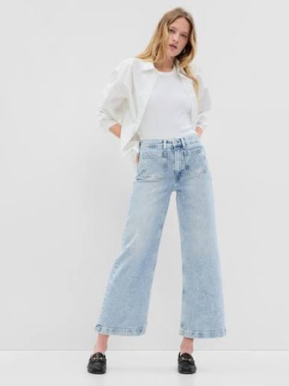 GAP Light Wash Wide-Leg Women's Jeans